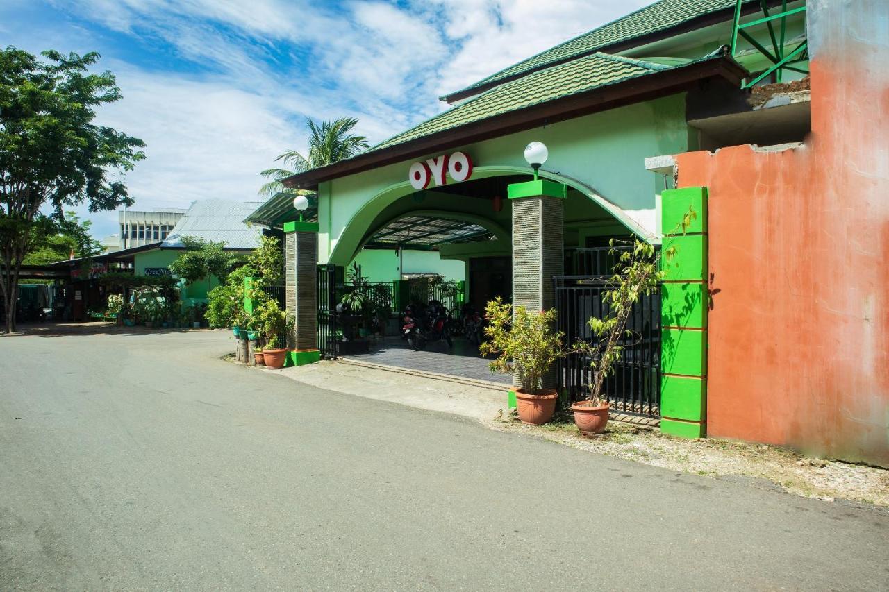 Super Oyo 1682 Greenia Hotel Купанг Екстериор снимка