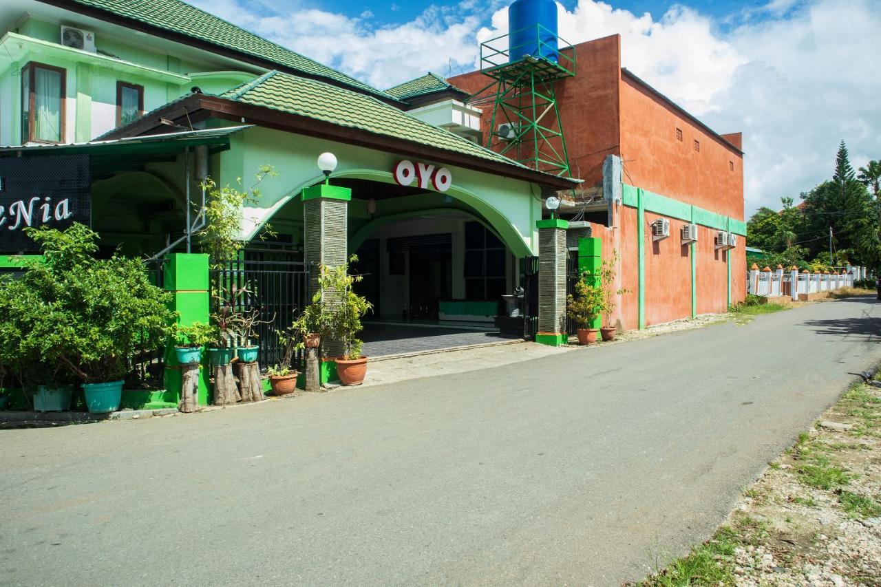 Super Oyo 1682 Greenia Hotel Купанг Екстериор снимка