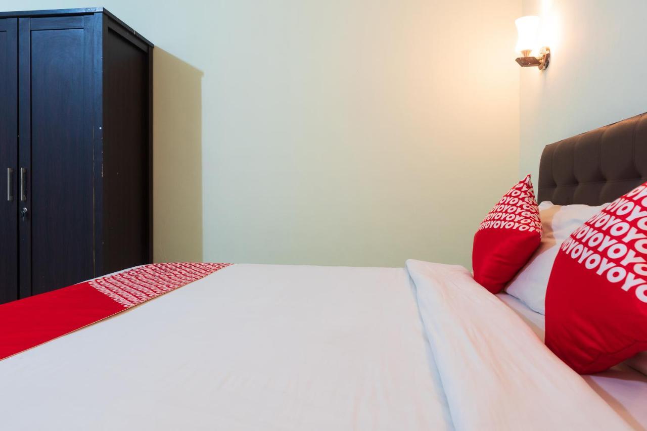 Super Oyo 1682 Greenia Hotel Купанг Екстериор снимка