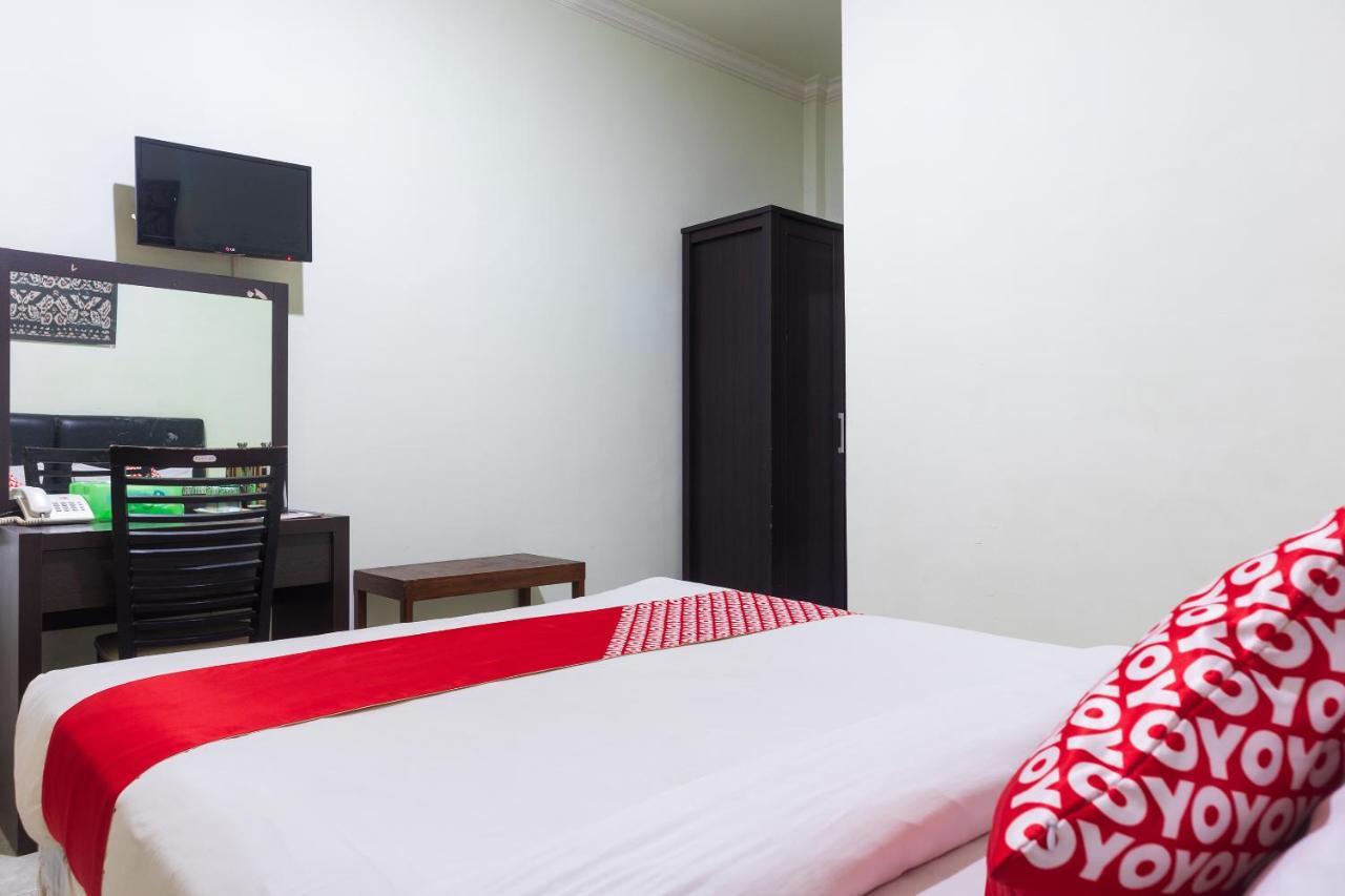 Super Oyo 1682 Greenia Hotel Купанг Екстериор снимка