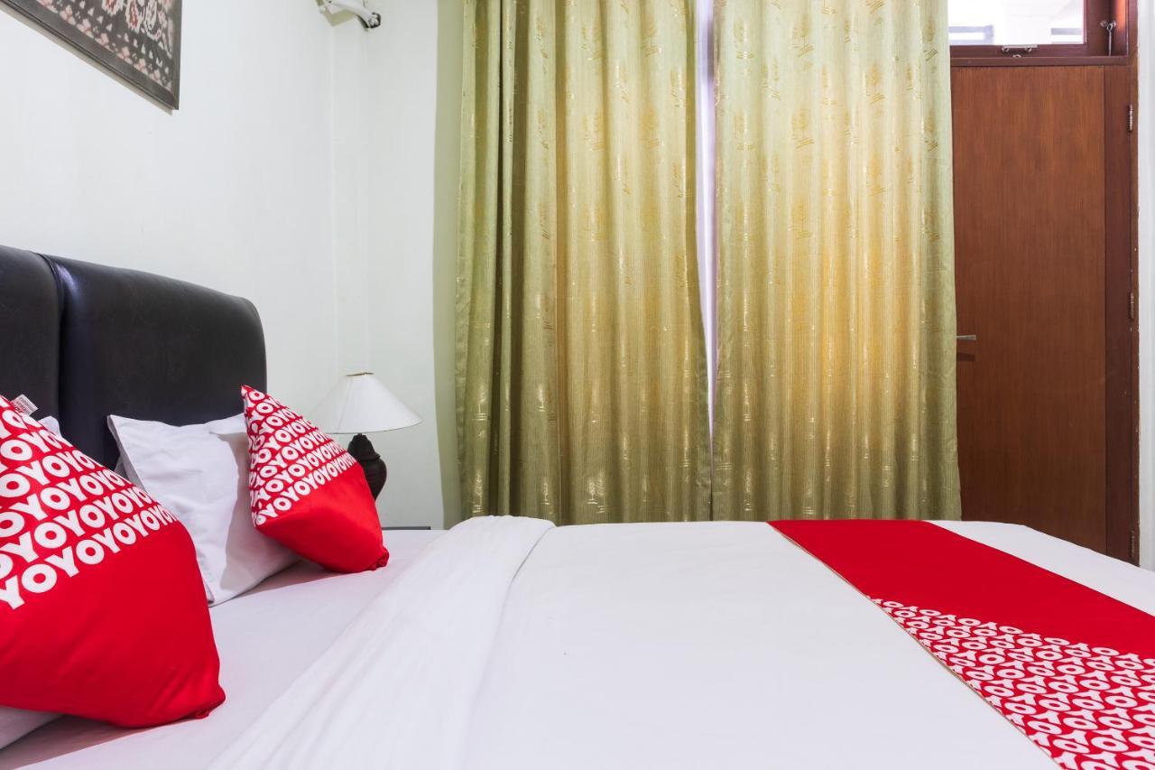 Super Oyo 1682 Greenia Hotel Купанг Екстериор снимка
